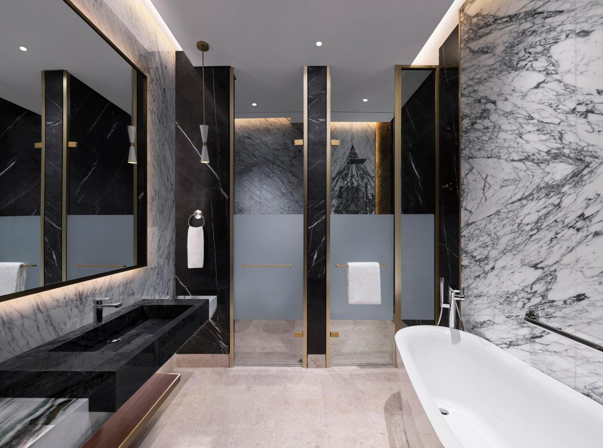 Velero Hotel Doha Lusail 外观 照片 Bathroom