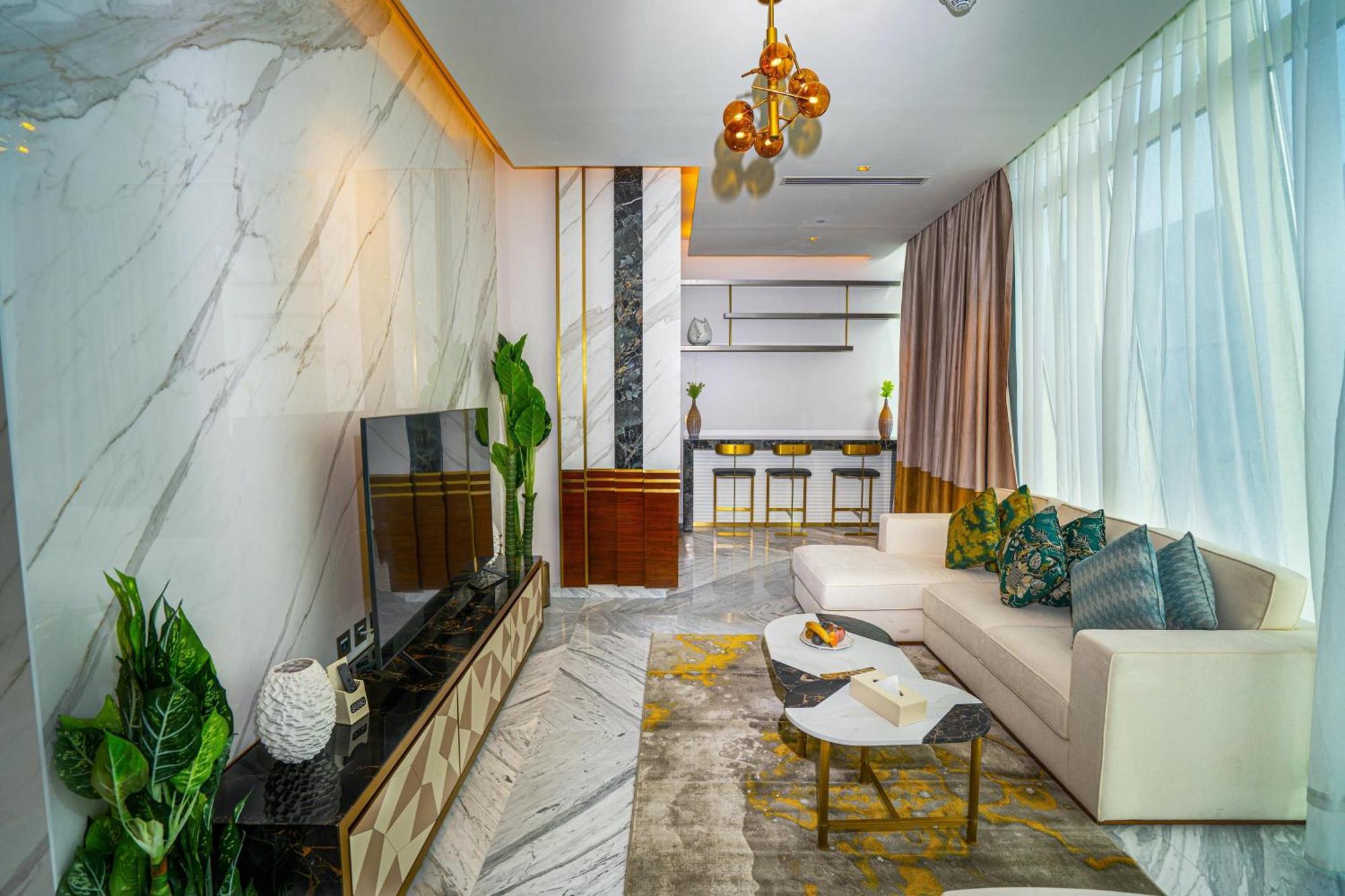 Velero Hotel Doha Lusail 外观 照片 The interior of a suite at the hotel
